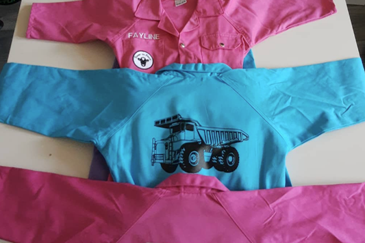 Blauwe Kinderoveralls met geborduurde naam + print